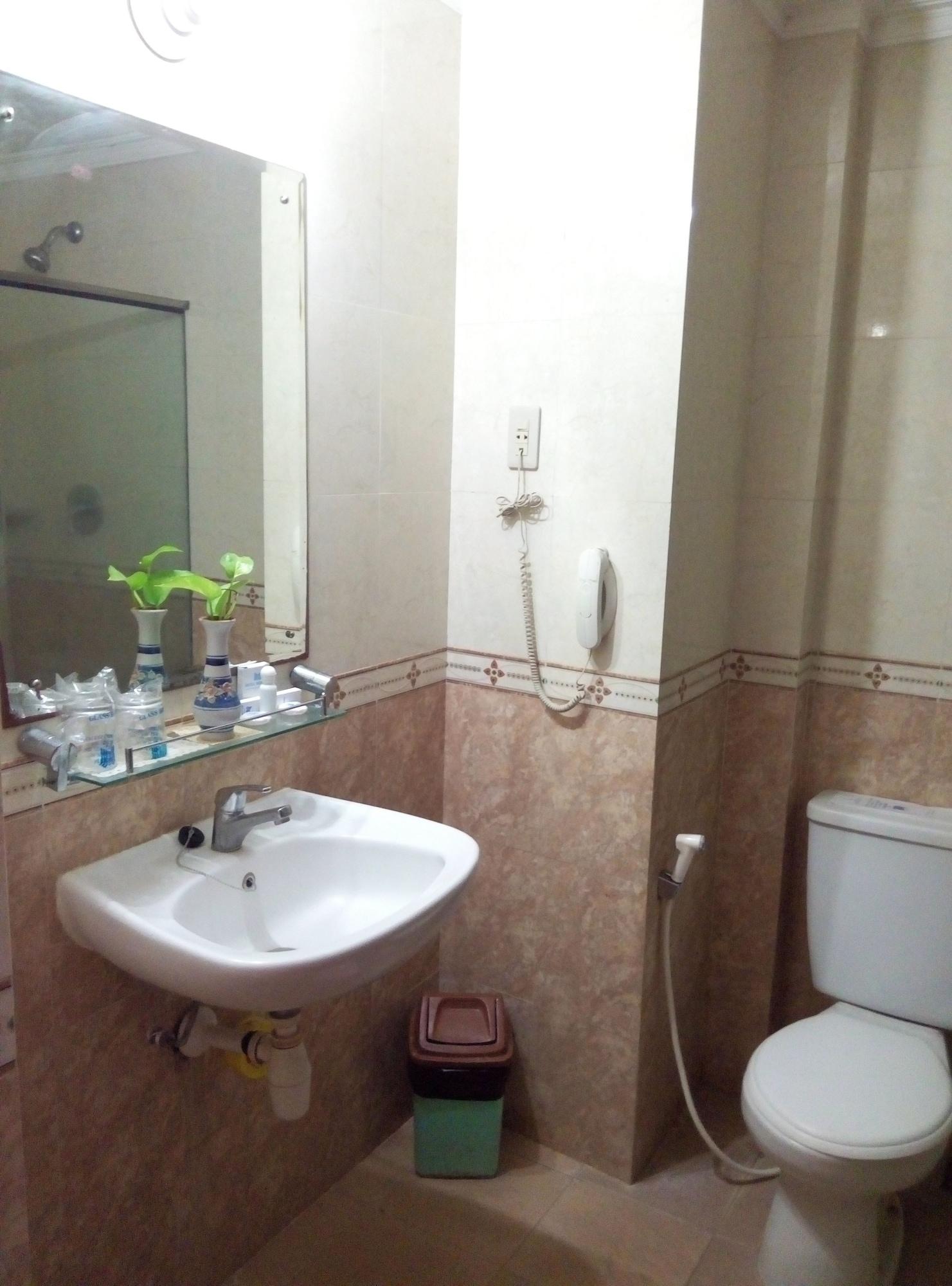 Hotel Merdeka Madiun Zewnętrze zdjęcie