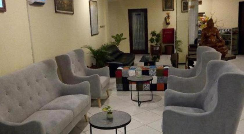 Hotel Merdeka Madiun Zewnętrze zdjęcie