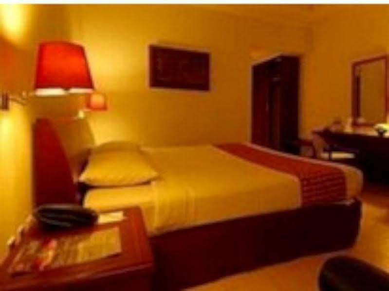 Hotel Merdeka Madiun Zewnętrze zdjęcie